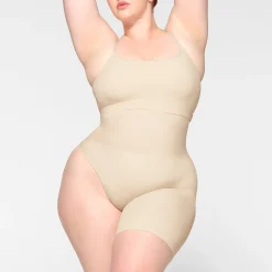 SEAMLESS SCULPT SOLUTION SHORT RIGHT LEG EXPOSED | SAND