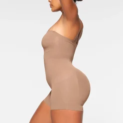 SEAMLESS SCULPT STRAPLESS SHORTIE BODYSUIT | SIENNA