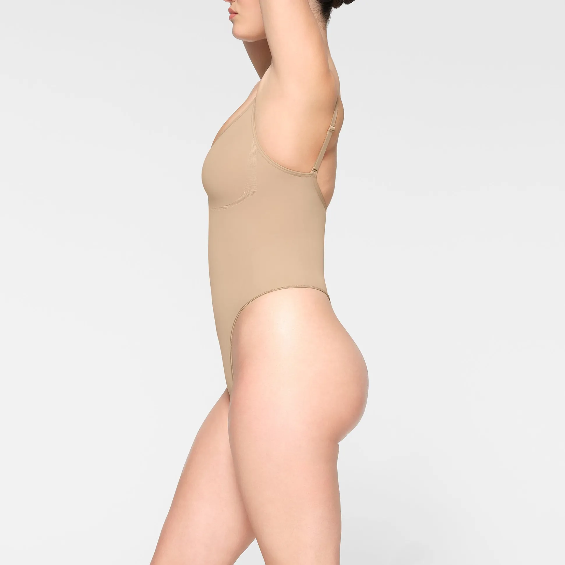 SEAMLESS SCULPT THONG BODYSUIT | CLAY