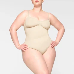 SEAMLESS SCULPT THONG BODYSUIT | SAND