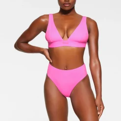 SIGNATURE SWIM PLUNGE BIKINI TOP | TAFFY