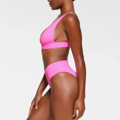 SIGNATURE SWIM PLUNGE BIKINI TOP | TAFFY