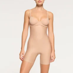 SKIMS BODY HIGH-WAISTED MID THIGH SHORT | CLAY