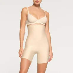 SKIMS BODY HIGH-WAISTED MID THIGH SHORT | SAND
