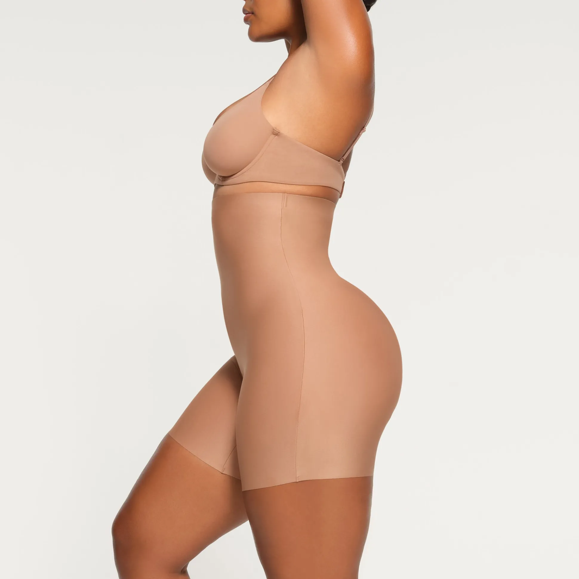 SKIMS BODY HIGH-WAISTED MID THIGH SHORT | SIENNA