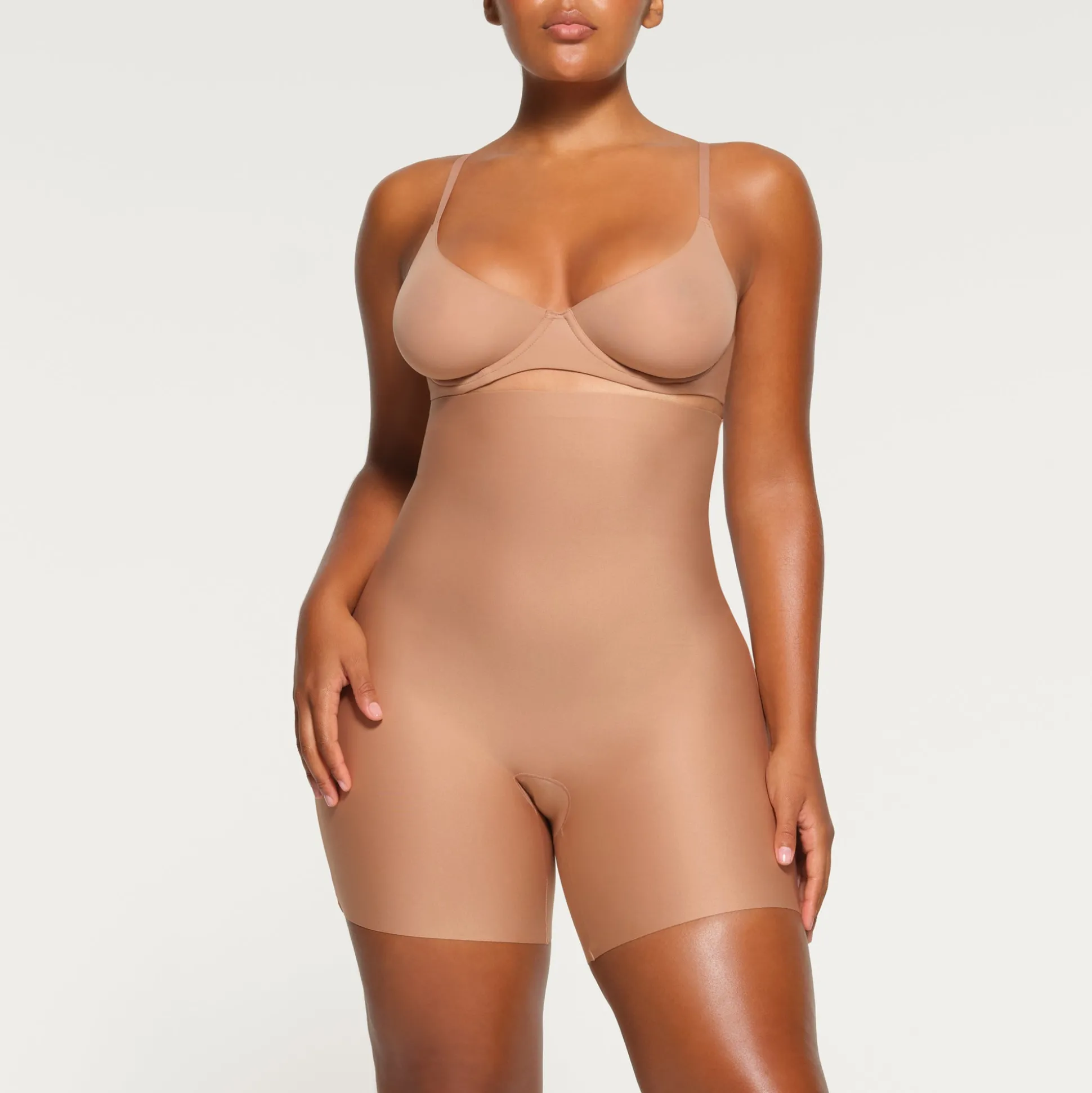 SKIMS BODY HIGH-WAISTED MID THIGH SHORT | SIENNA