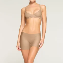 SKIMS BODY LOW RISE SHORT | CLAY