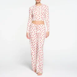 SKIMS SLEEP SUPER CROPPED LONG SLEEVE | RUBY AND MARBLE HEART