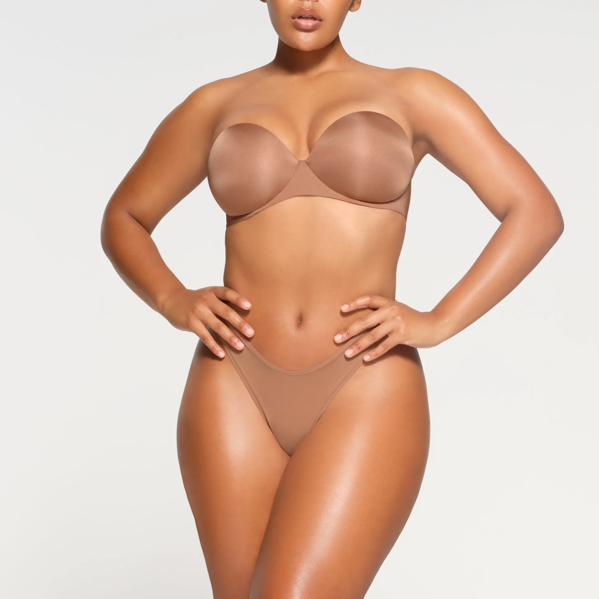 SKIMS ULTIMATE BRA STRAPLESS PUSH-UP BRA | SIENNA