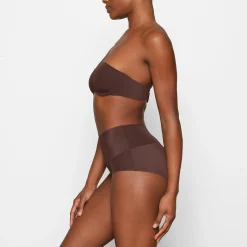 SMOOTHING INTIMATES UNLINED STRAPLESS BRA | COCOA