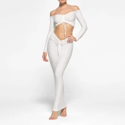 SOFT LOUNGE RUCHED LONG SLEEVE CROP TOP | MARBLE