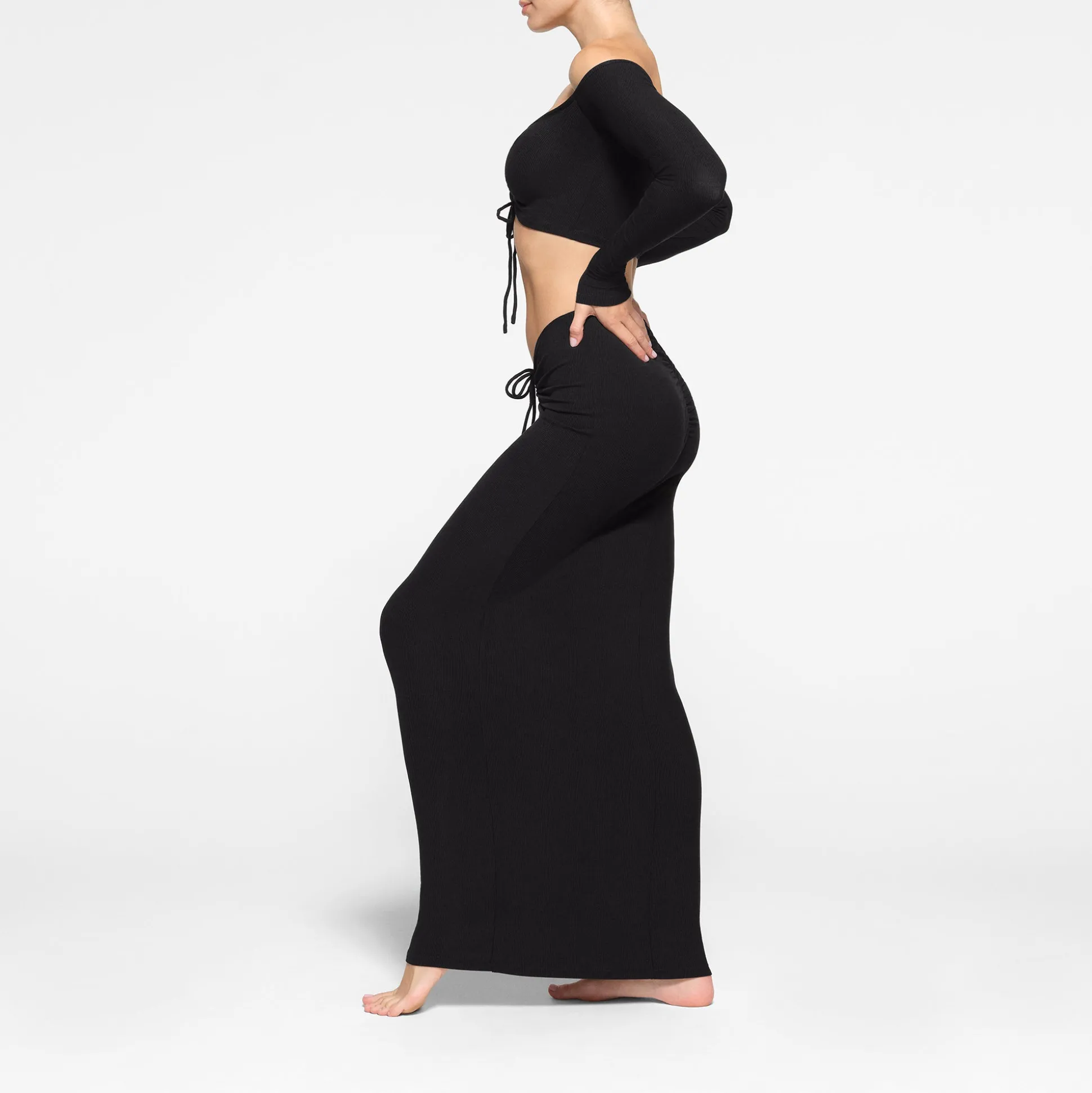 SOFT LOUNGE RUCHED LONG SKIRT | ONYX