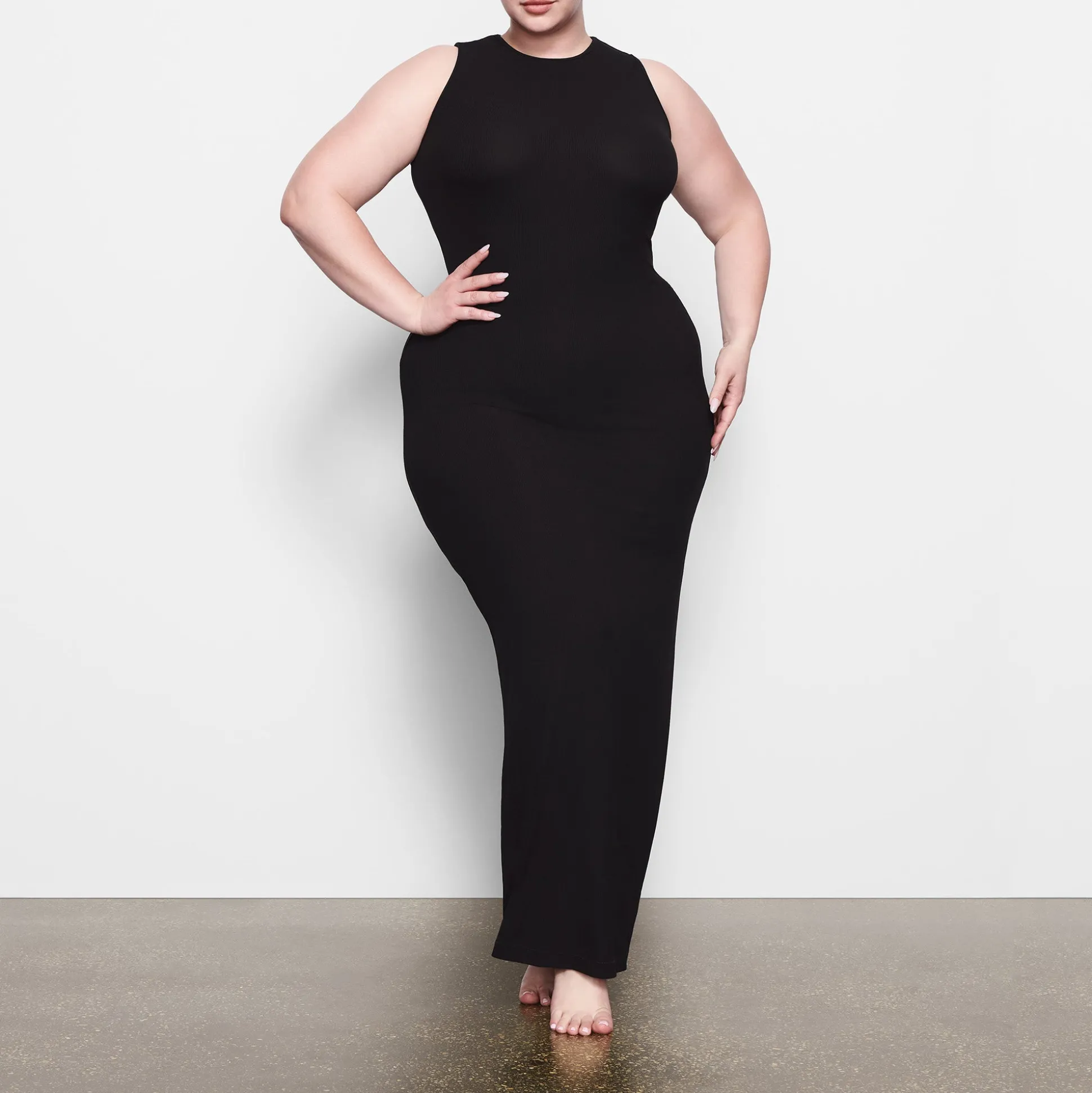 SOFT LOUNGE SLEEVELESS LONG DRESS | ONYX