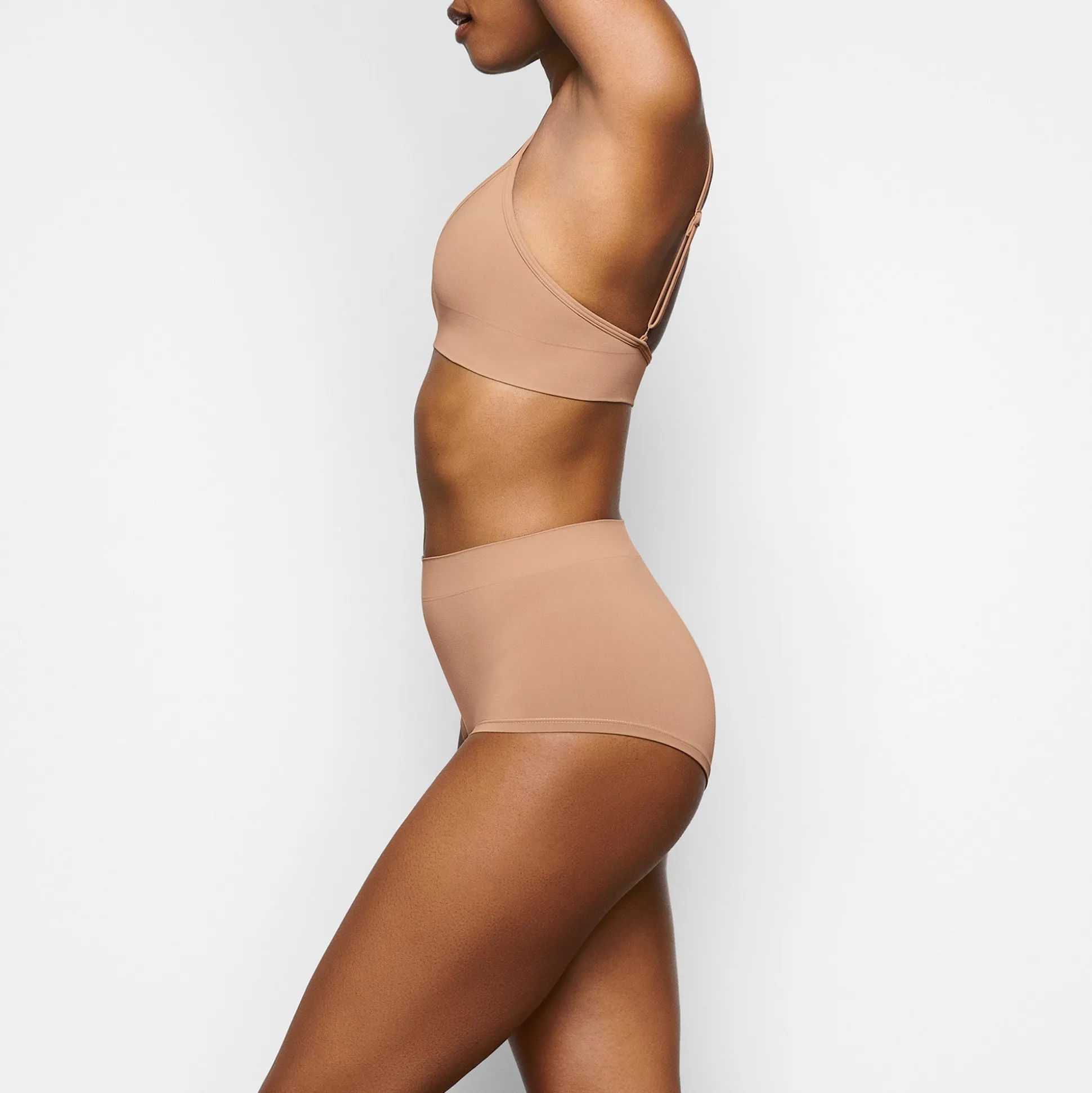 SOFT SMOOTHING SEAMLESS BRALETTE | OCHRE