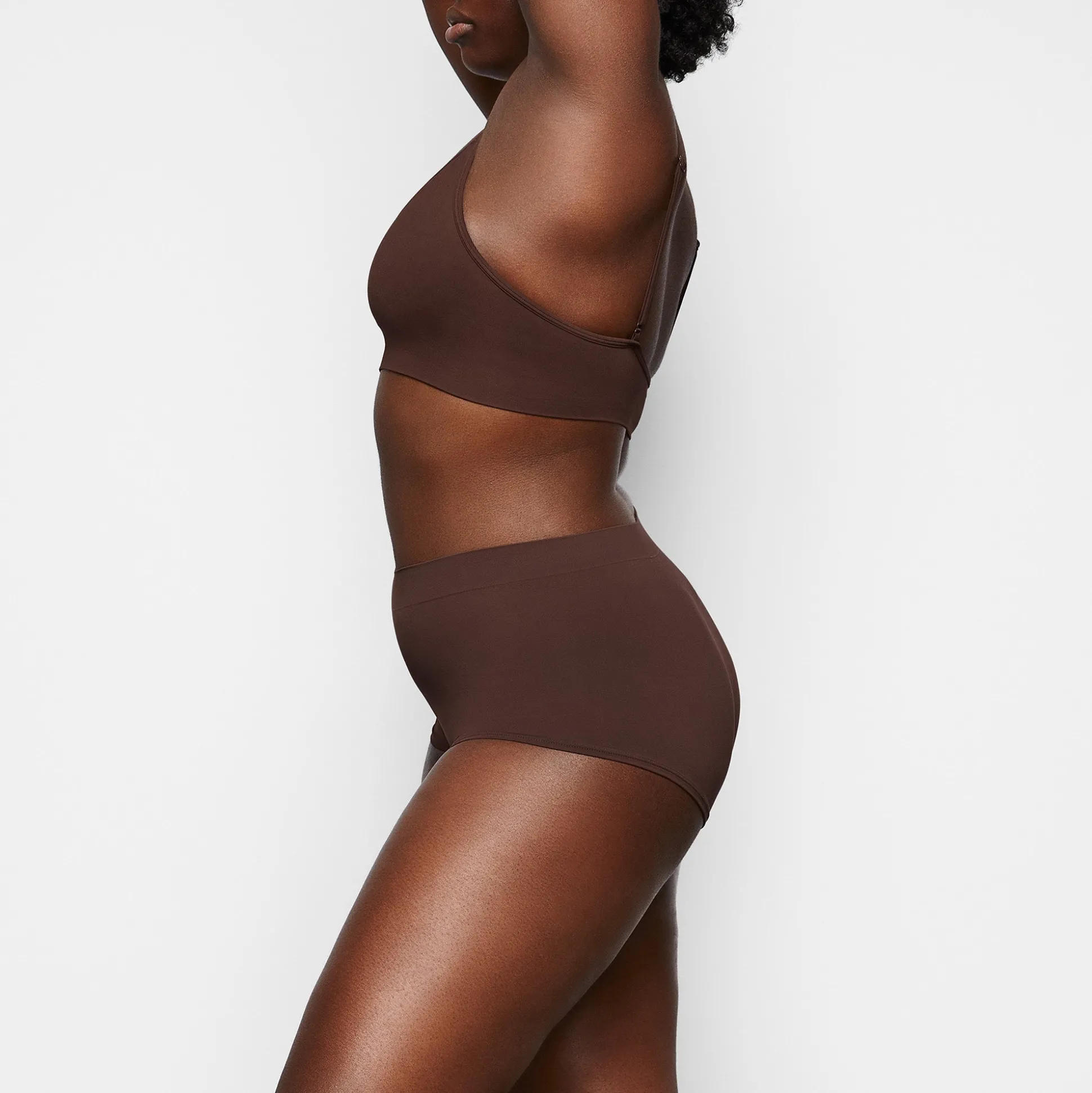 SOFT SMOOTHING SEAMLESS BOY SHORT | COCOA