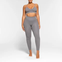 SOFT SMOOTHING SEAMLESS LEGGING | PACIFIC