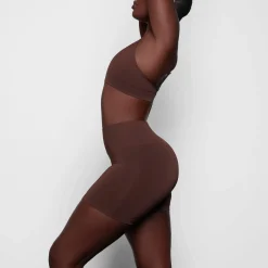 SOFT SMOOTHING SEAMLESS SHORT | COCOA