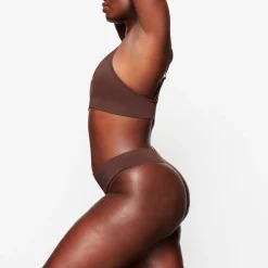 SOFT SMOOTHING SEAMLESS THONG | COCOA