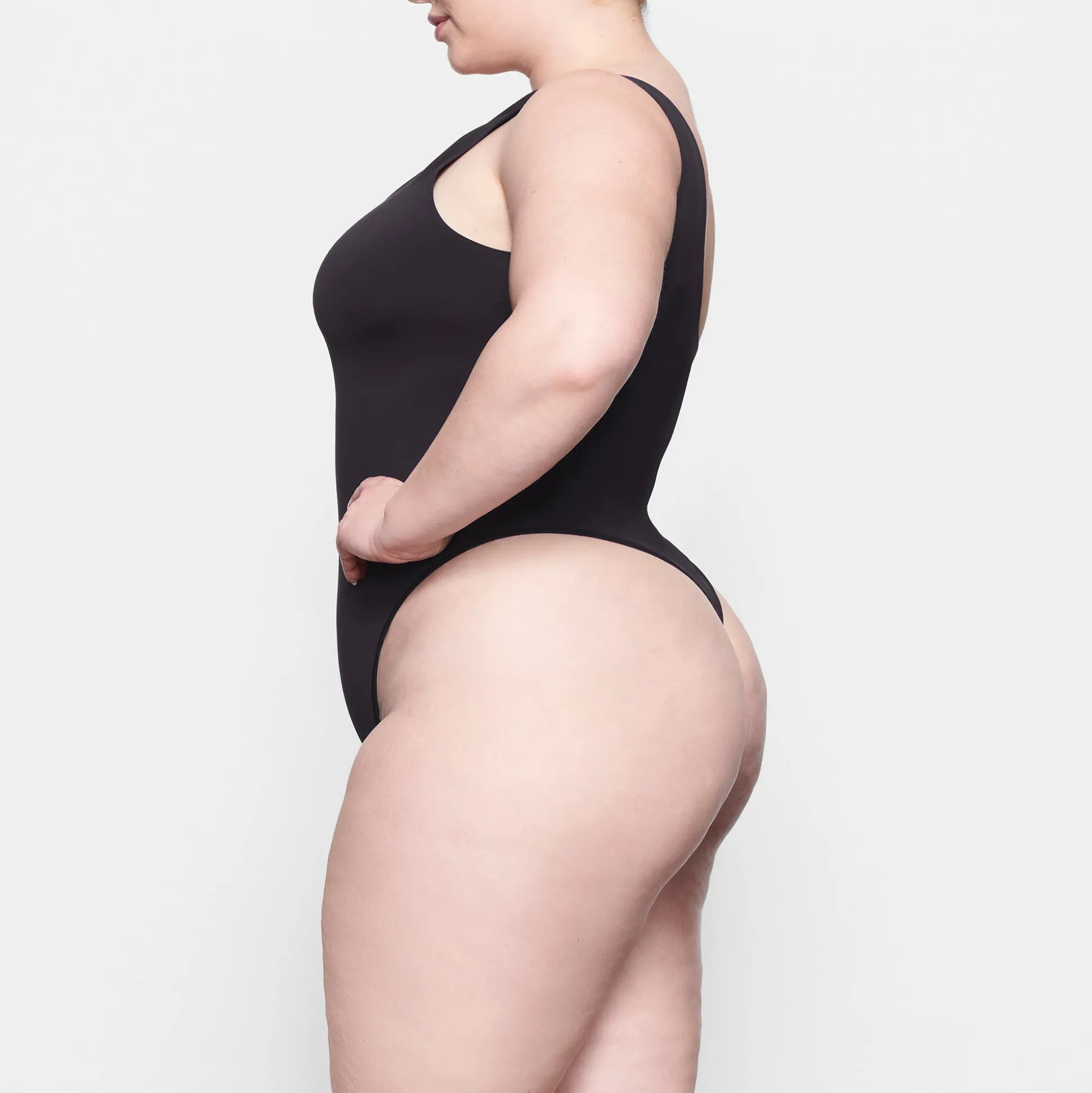 SOFT SMOOTHING SEAMLESS THONG BODYSUIT | ONYX