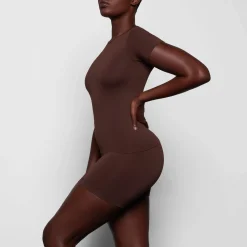 SOFT SMOOTHING SEAMLESS T-SHIRT | COCOA