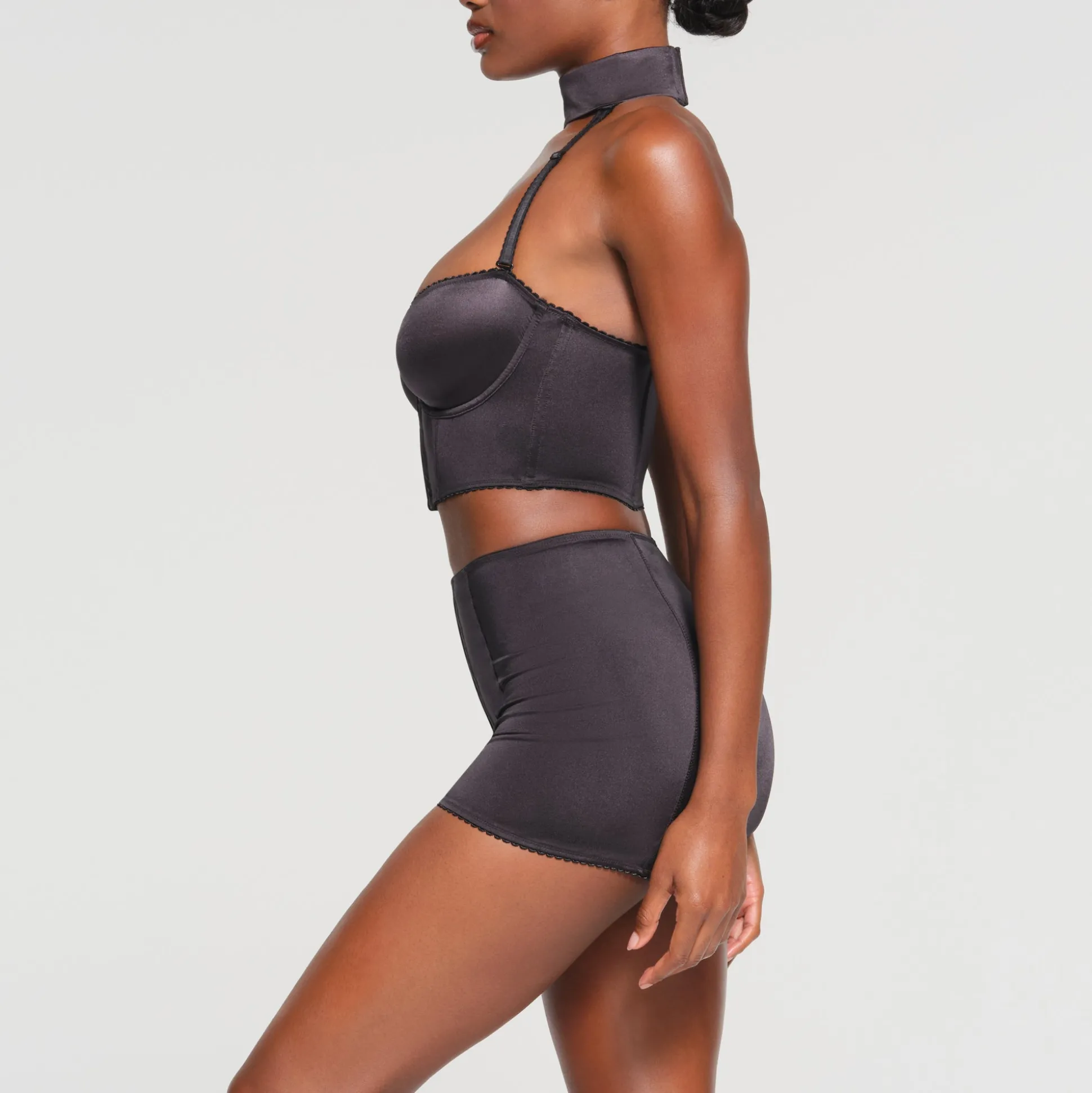 STRETCH SATIN HOT SHORT | ONYX