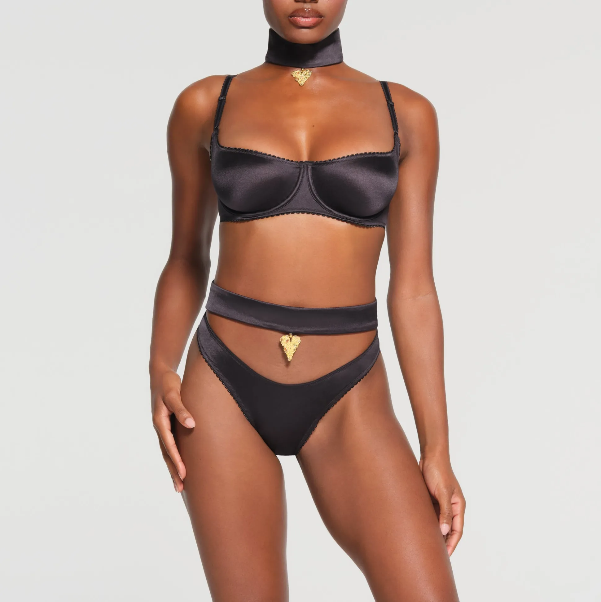 STRETCH SATIN PENDANT UNLINED SCOOP BRA | ONYX