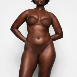 ULTRA FINE MESH STRAPLESS BRA | MAHOGANY