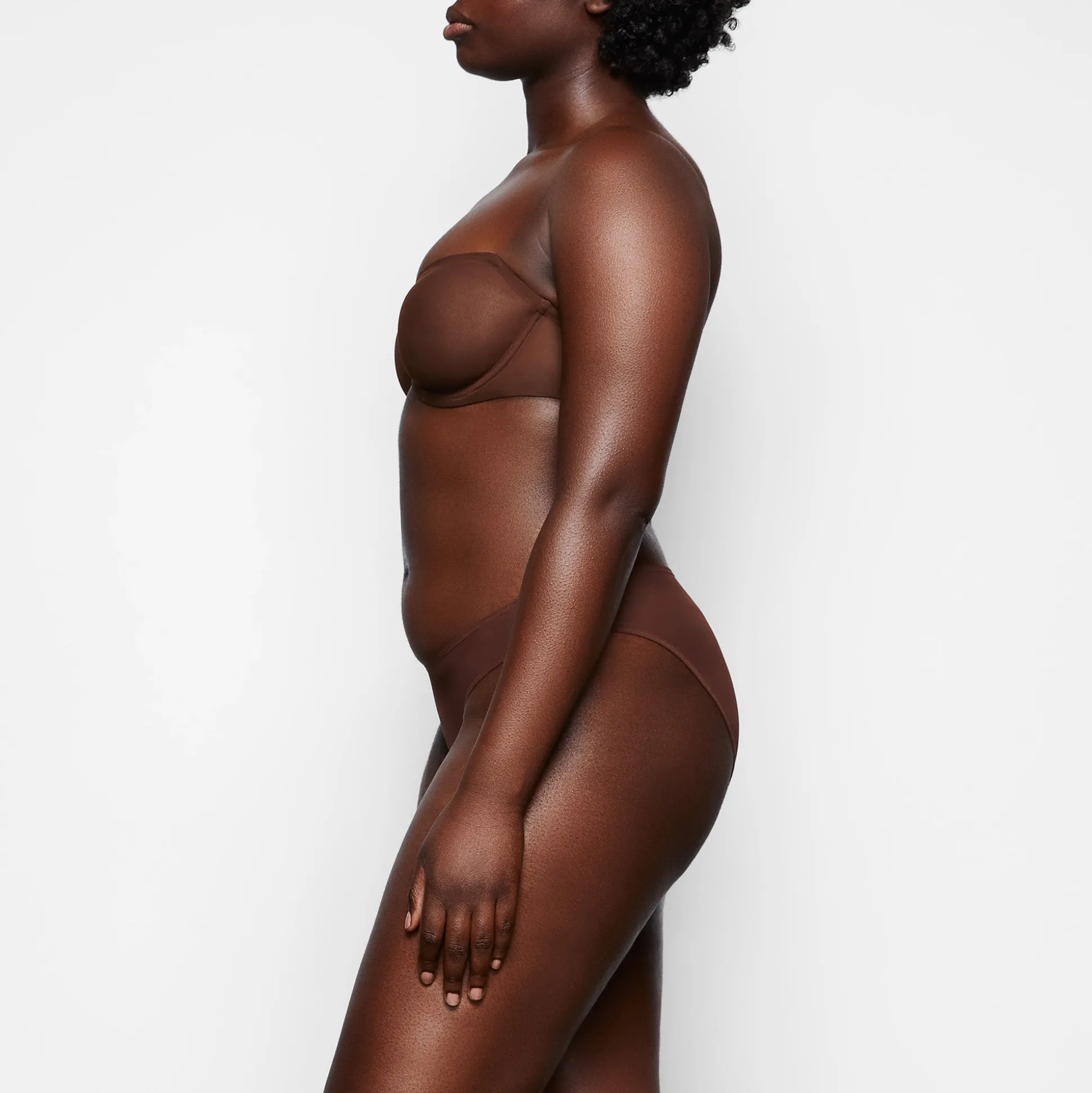 ULTRA FINE MESH STRAPLESS BRA | MAHOGANY