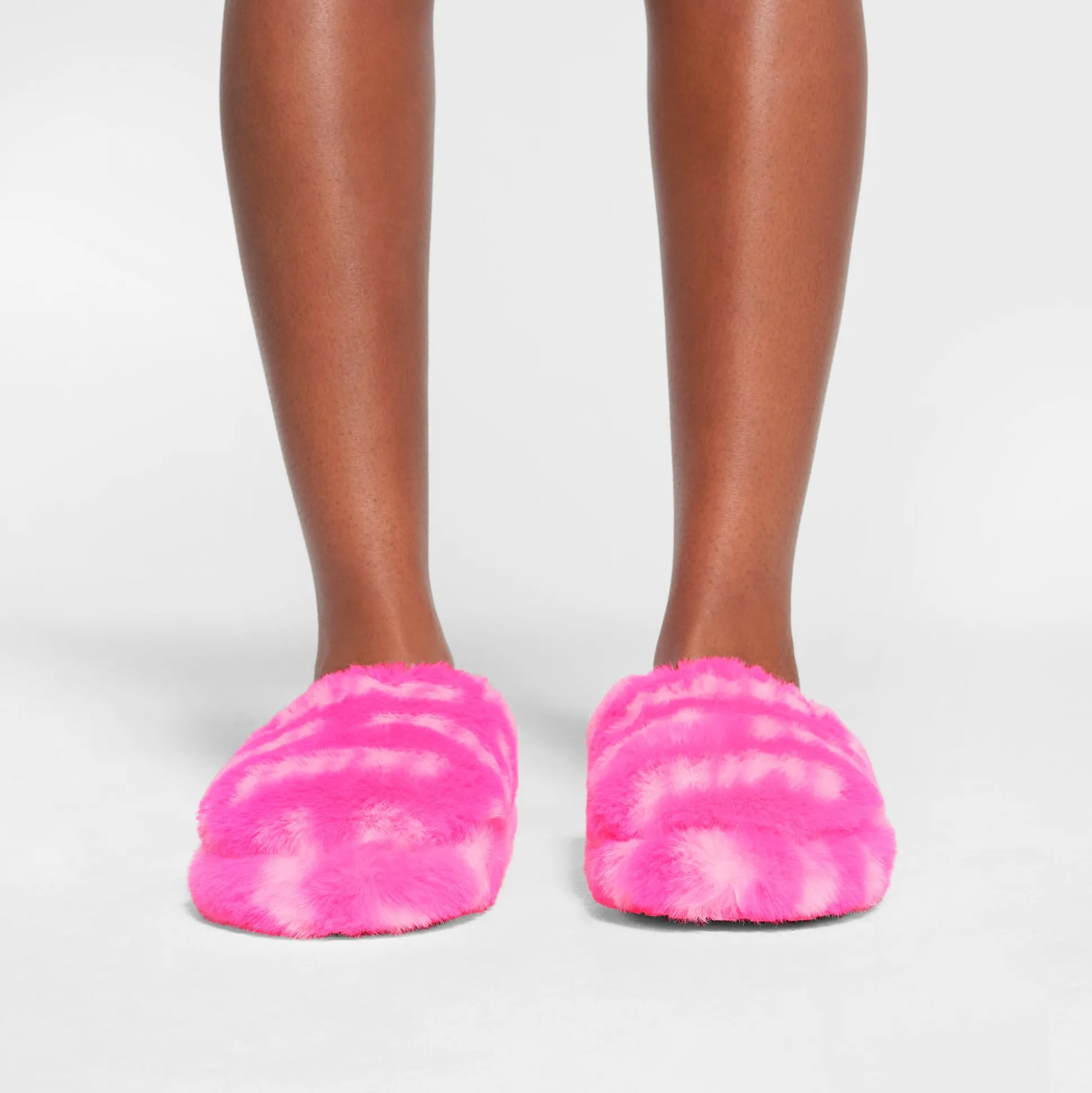 VALENTINE'S LOGO SLIPPER | NEON PINK LOGO