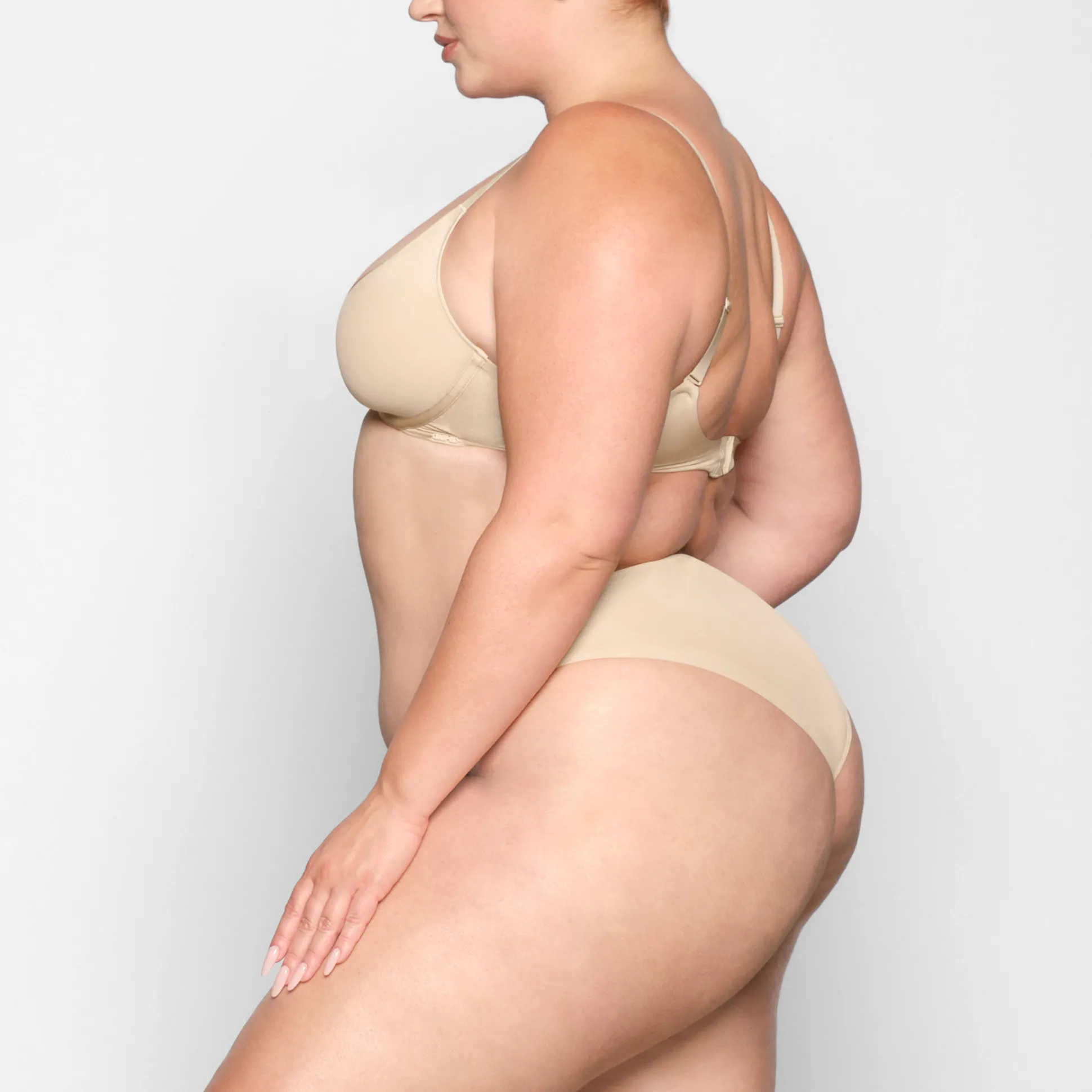 WEIGHTLESS SCOOP BRA | SAND
