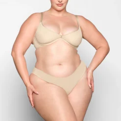 WEIGHTLESS SCOOP BRA | SAND
