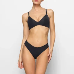 WIRELESS FORM T-SHIRT DEMI BRA | ONYX
