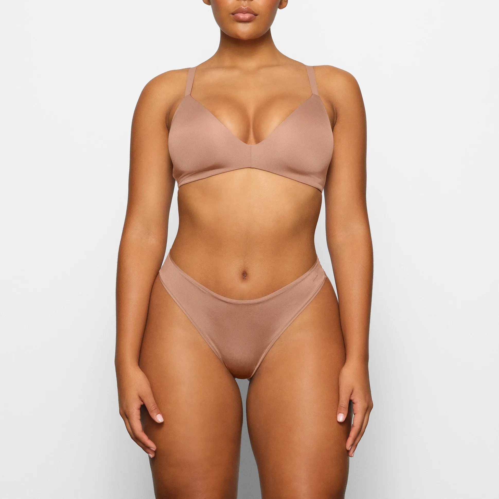 WIRELESS FORM T-SHIRT DEMI BRA | SIENNA