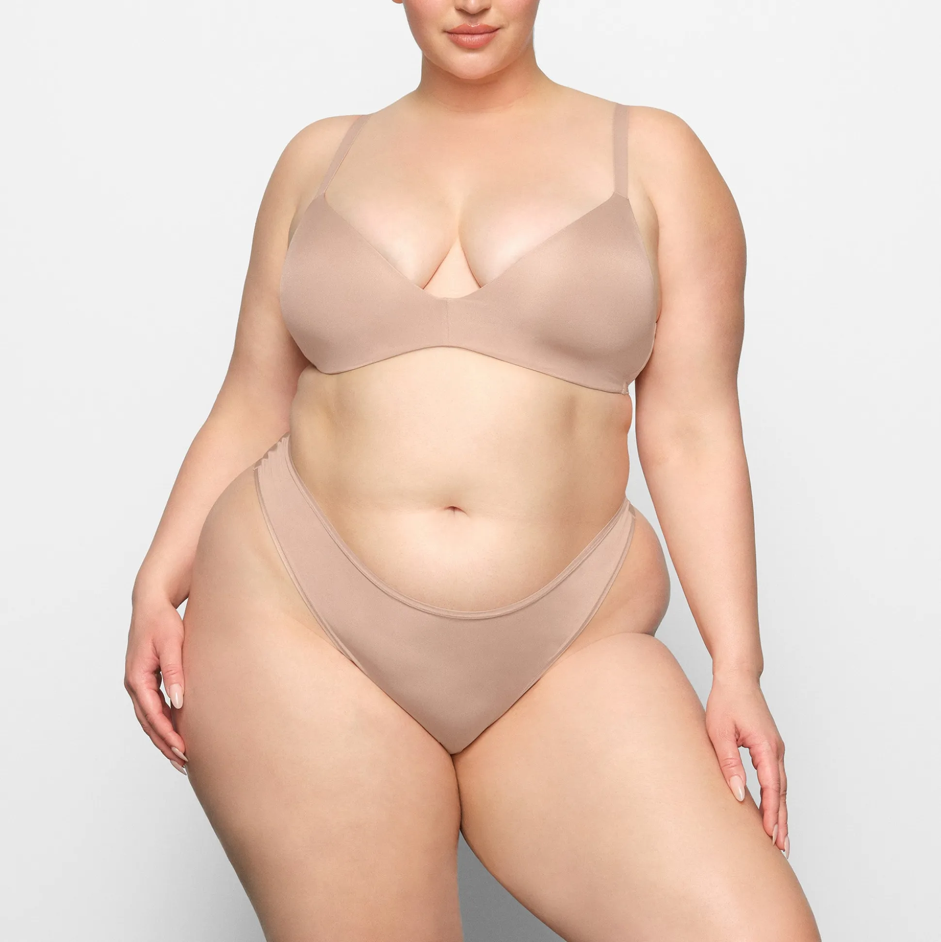 WIRELESS FORM T-SHIRT DEMI BRA | MICA