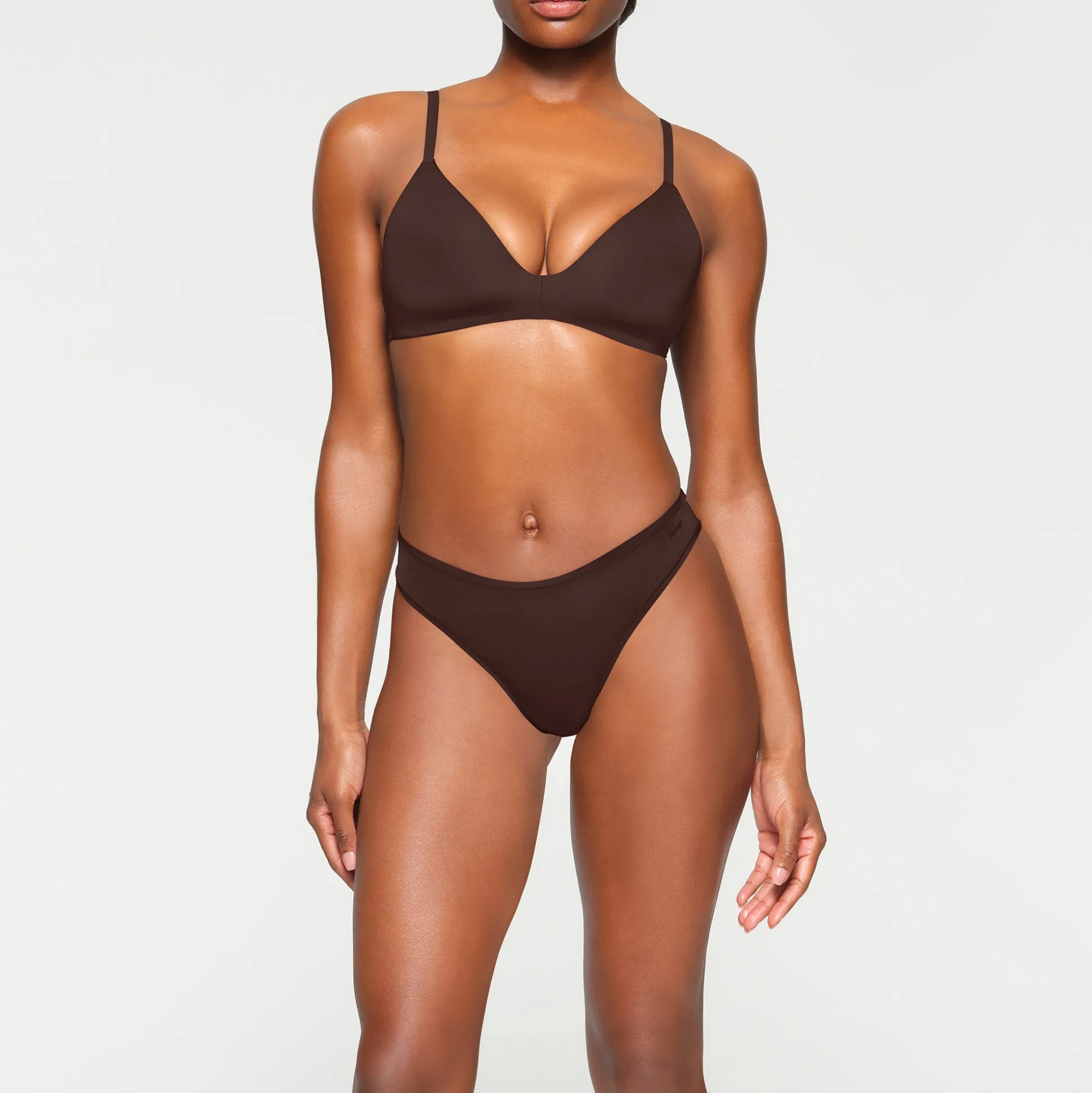 WIRELESS FORM T-SHIRT DEMI BRA | ESPRESSO